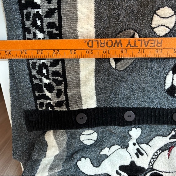 Fredo Vintage Gray and Black Women’s Sweater with Dog Design - Picture 8 of 11